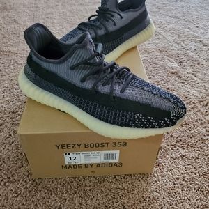 YEEZY BOOST 350 v2 CARBON ASRIEL